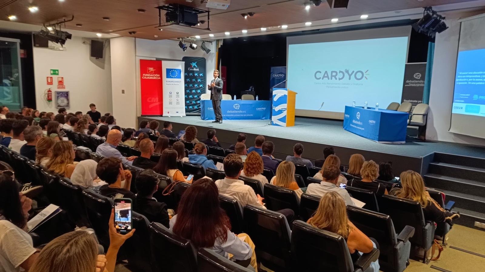 Nacho Fenollar formando a directivos